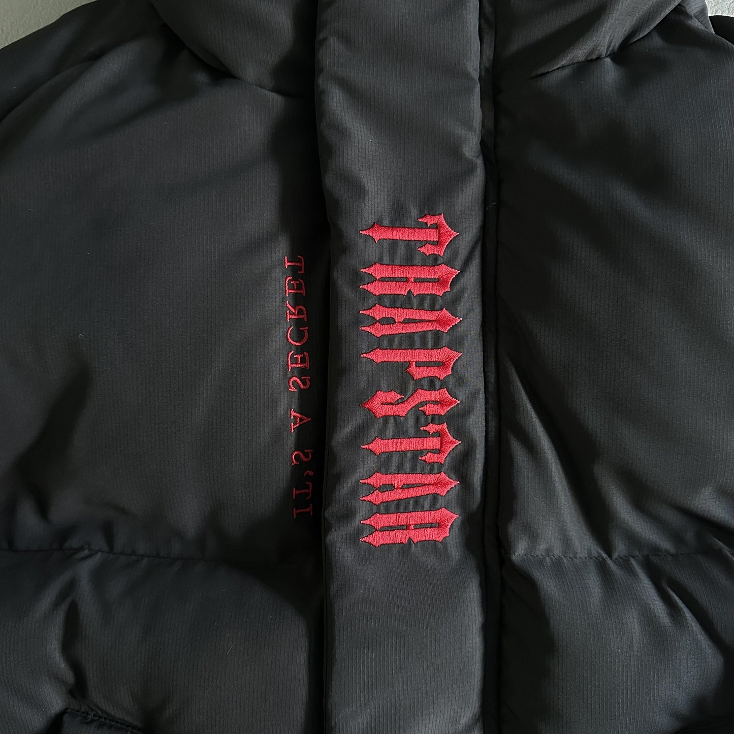 Jaqueta Puffer Trapstar Decoded 2.0 Infrared