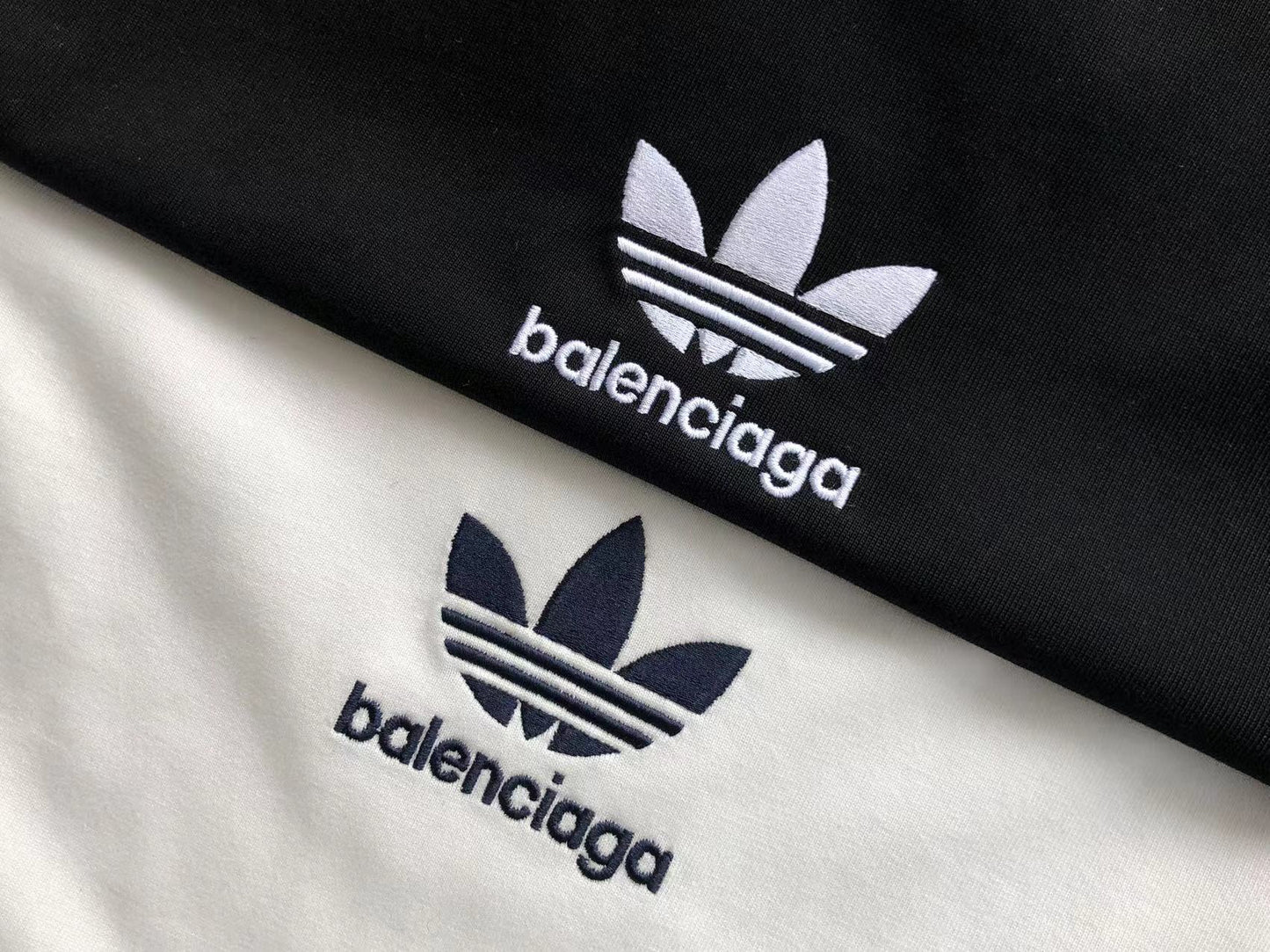 Camiseta Balenciaga x Adidas