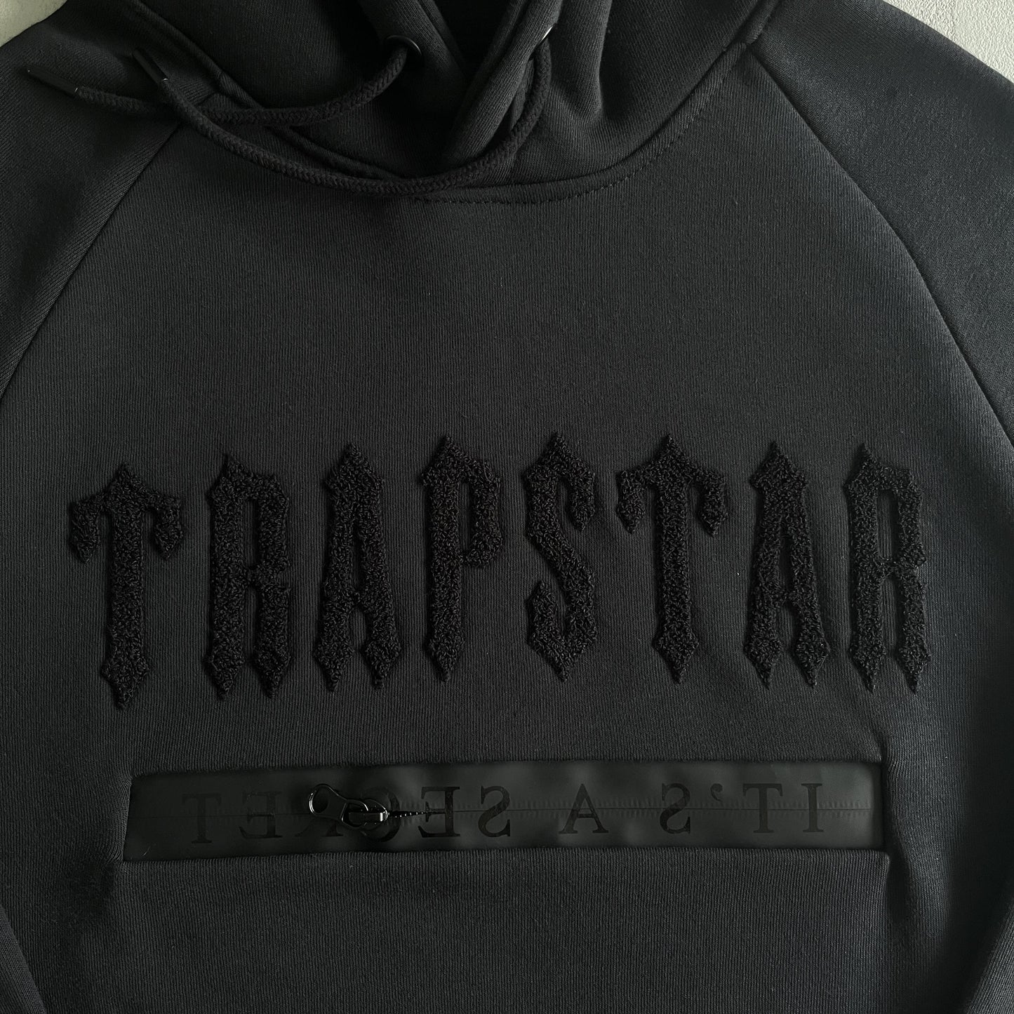 Conjunto Trapstar Decoding Chenille 2.0 Black Out